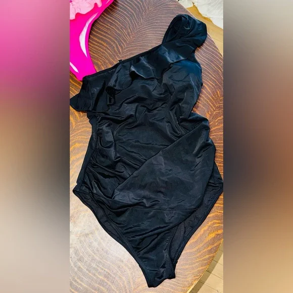 Summer Swimsuits BUNDLE of 4 (Size L, XL)… - Picture 9 of 15